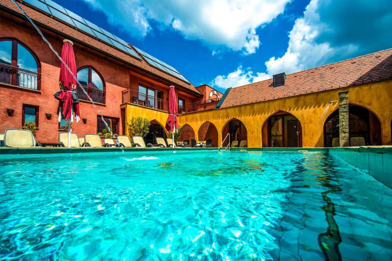 אגרסאלוק Meses Shiraz Hotel Superior-Adults Only מראה חיצוני תמונה